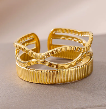 Crest Cross Ring – Vintage Bold Design | Glisance