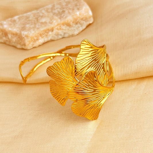 Island Luxe – Hawaiian Leaf Gold Plated Bangle