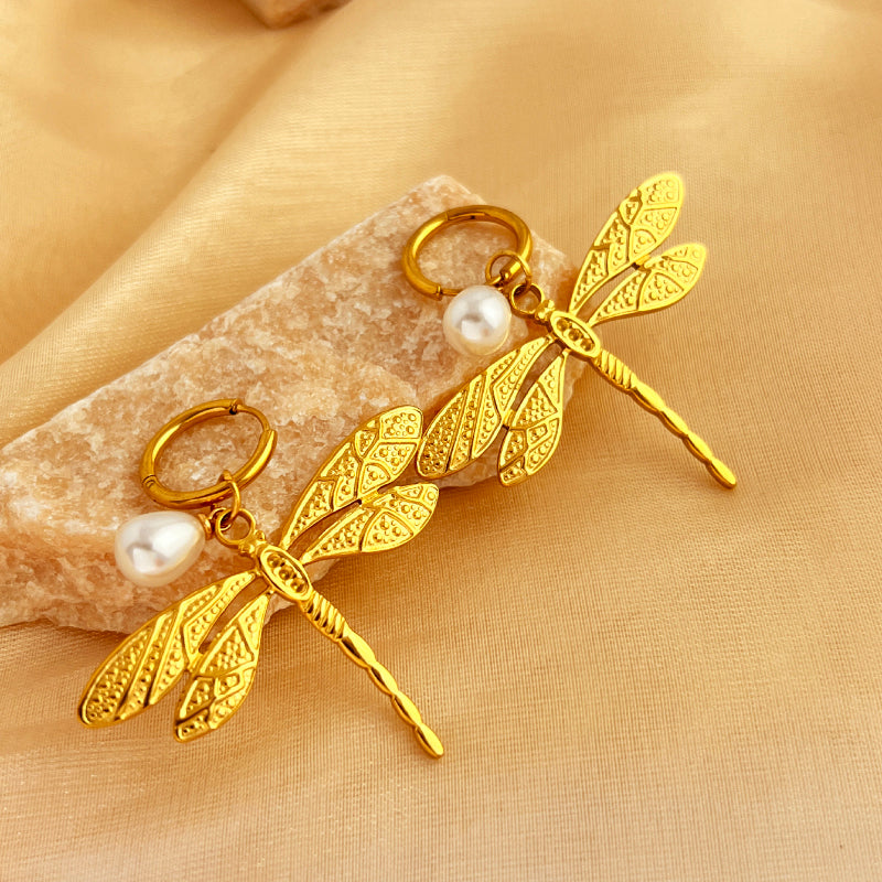 Dragonfly Muse – Retro Gold Earring & Necklace Set
