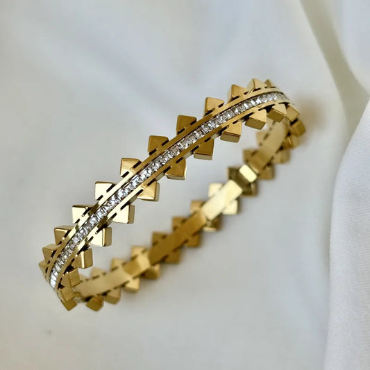 Arrow Luxe Bangle – Golden Diamond Edition | Glisance